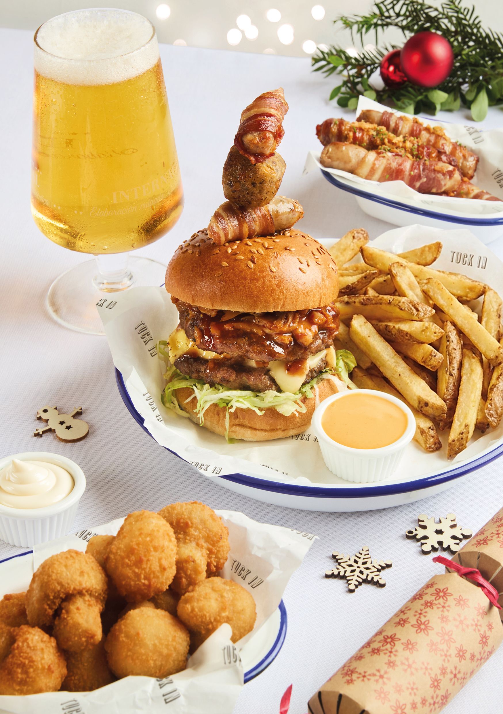 Festive Lunch & Dinner at The Hen Dderwen in Sketty